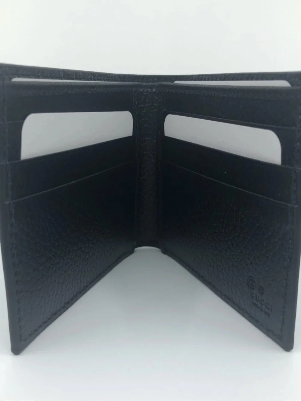 Gucci Men's Black Bifold Wallet Solid Logo Accent Credit Card Feature